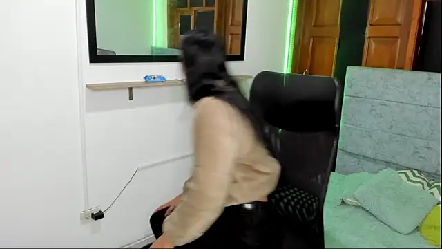 Aysha winxs online show from 7, 3, 2026