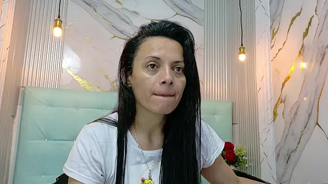 Snapshot of QueenSallyDesire chatting on 2, 6, 2026 QueenSallyDesire online show from 2, 6, 2026