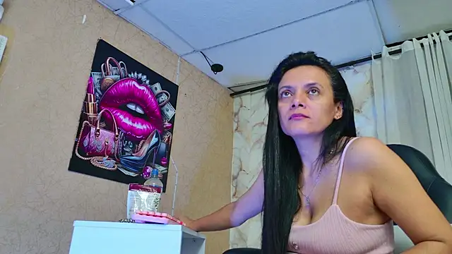 QueenSallyDesire online show from 14, 4, 2026