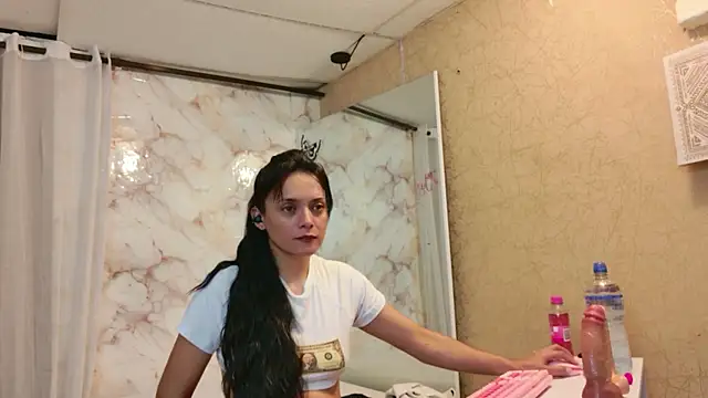 QueenSallyDesire online show from 18, 4, 2026