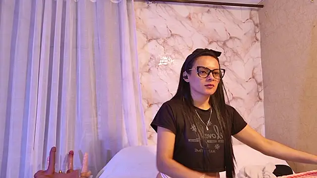 QueenSallyDesire online show from 4, 3, 2026