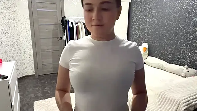 JoycelynUrion online show from 2, 4, 2026