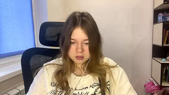 TomikoPfau online show from 3, 4, 2026