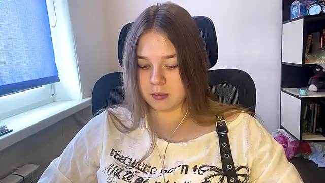 TomikoPfau online show from 19, 3, 2026