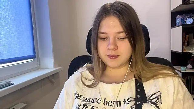 TomikoPfau online show from 26, 3, 2026