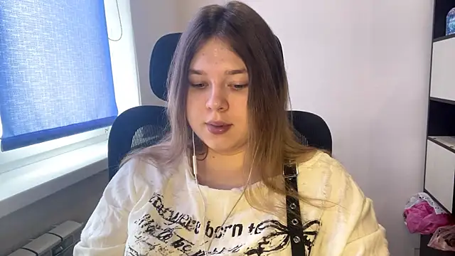 TomikoPfau online show from 2, 4, 2026