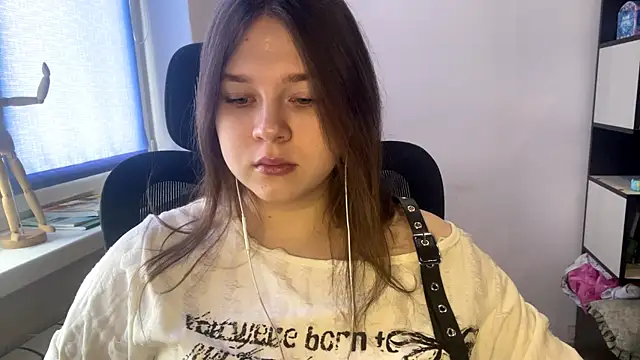 TomikoPfau online show from 28, 2, 2026