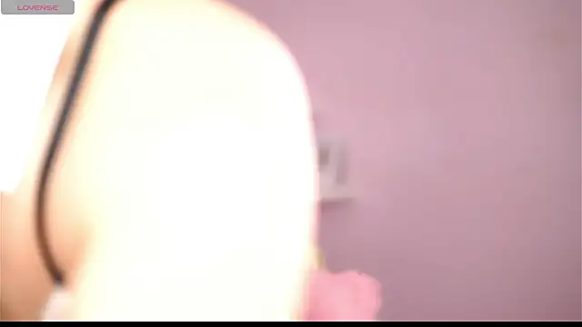 Playful Issa online show from 21, 3, 2026