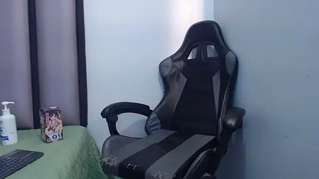 Snapshot of Endrick-23 chatting on 1, 3, 2026 Endrick-23 online show from 1, 3, 2026