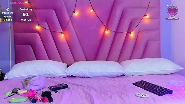 curvybuffgirllll online show from 14, 4, 2026