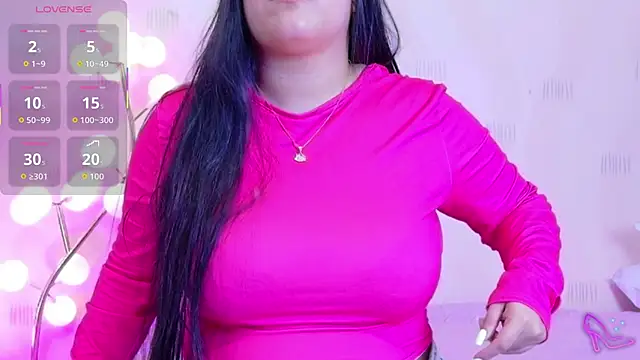 Snapshot of curvybuffgirllll chatting on 12, 5, 2026 curvybuffgirllll online show from 12, 5, 2026