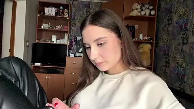 poly princess online show from 9, 4, 2026