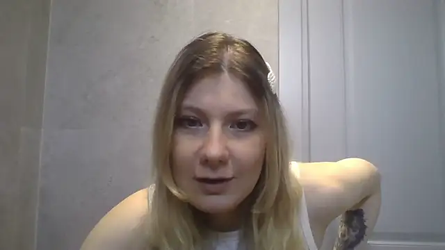 Foxy Bright online show from 9, 3, 2026