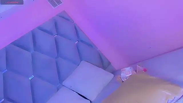 Daniiela Ember online show from 1, 4, 2026