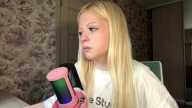 JeneeBIanks online show from 24, 4, 2026