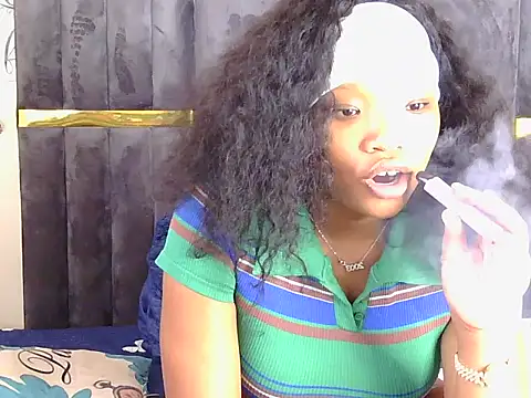 Divine Beautyxx online show from 9, 3, 2026