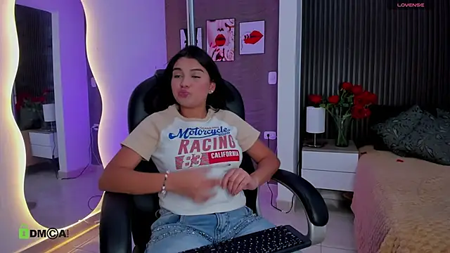 Tiphanysalvatore online show from 23, 2, 2026