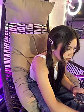 Mady Pink online show from 4, 3, 2026