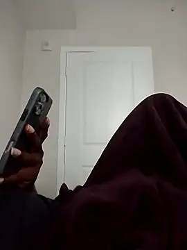 makeherfeelg online show from 15, 4, 2026