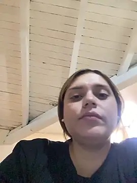 Snapshot of Larajeans- chatting on 24, 2, 2026 Larajeans- online show from 24, 2, 2026