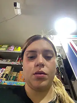 Snapshot of Larajeans- chatting on 28, 2, 2026 Larajeans- online show from 28, 2, 2026