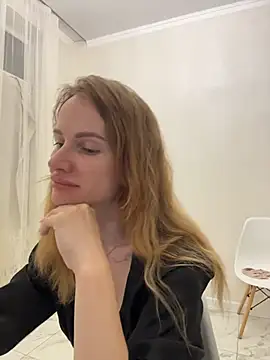 Snapshot of AinyrVixxen chatting on 7, 7, 2026 AinyrVixxen online show from 7, 7, 2026