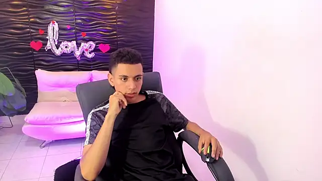 dominicjonnes online show from 15, 4, 2026