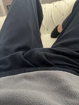 Snapshot of frenk33 chatting on 27, 2, 2026 frenk33 online show from 27, 2, 2026