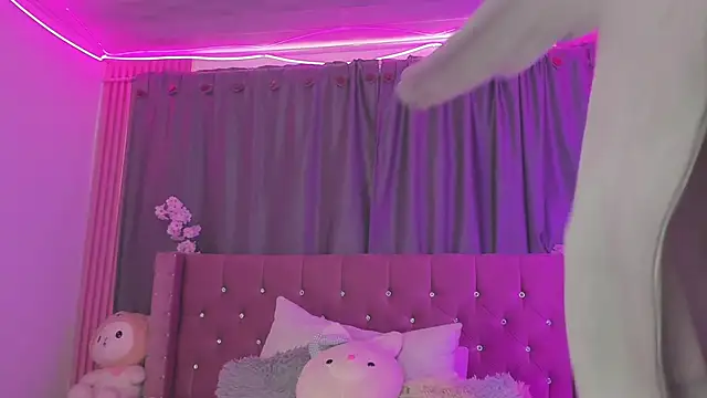 Kiara lovely online show from 2, 4, 2026