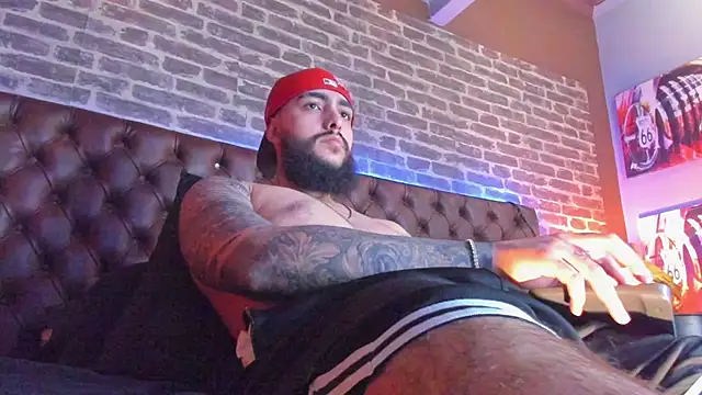 SantiagoHincapiie online show from 11, 3, 2026