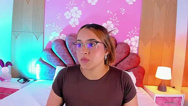 Snapshot of Sara_colyn chatting on 26, 2, 2026 Sara colyn online show from 26, 2, 2026