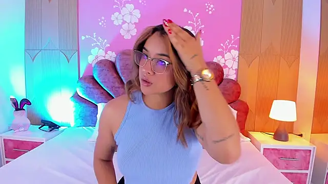 Snapshot of Sara_colyn chatting on 2, 3, 2026 Sara colyn online show from 2, 3, 2026