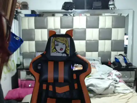 Snapshot of dulcecandy1919 chatting on 1, 3, 2026 dulcecandy1919 online show from 1, 3, 2026