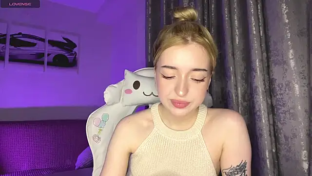 Snapshot of EllianaMiller chatting on 1, 3, 2026 EllianaMiller online show from 1, 3, 2026