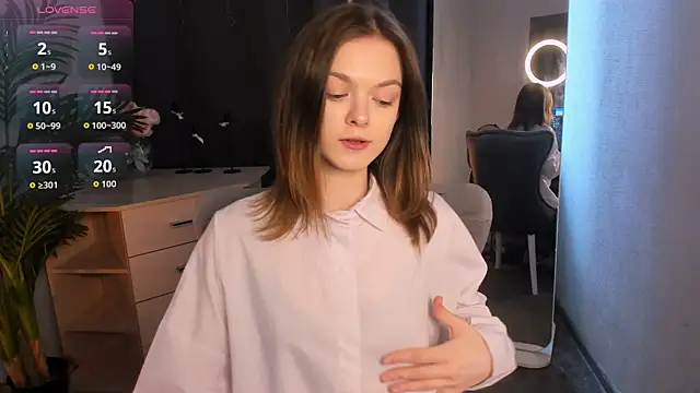  Molly Coy  online show from 24, 5, 2026