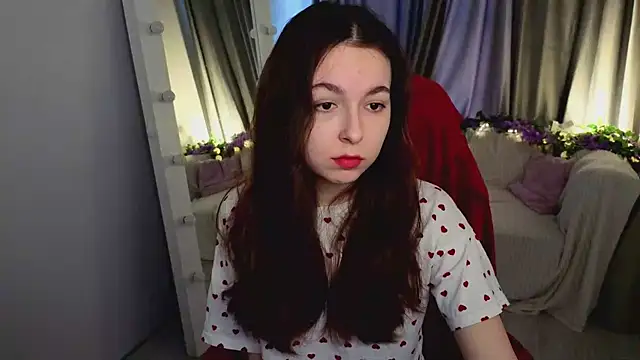 BellaThery online show from 10, 4, 2026