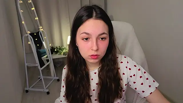 BellaThery online show from 22, 2, 2026