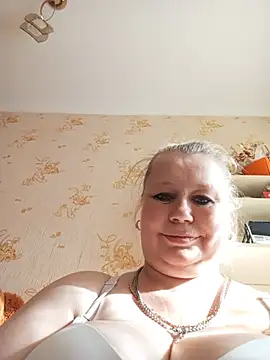 KiraStanton online show from 6, 7, 2026