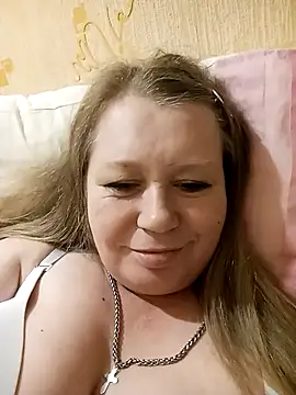 KiraStanton online show from 15, 4, 2026