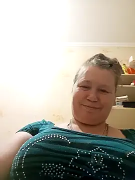 KiraStanton online show from 25, 3, 2026