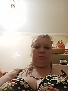 KiraStanton online show from 15, 6, 2026