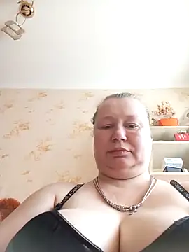 KiraStanton online show from 15, 6, 2026