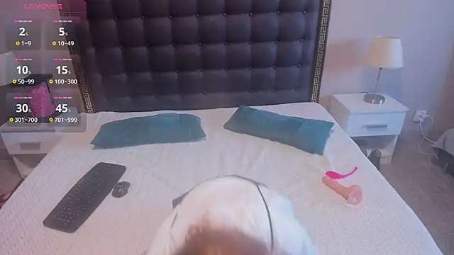 curly muffin online show from 25, 2, 2026