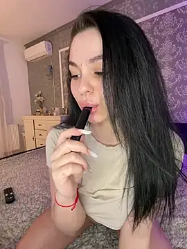 Olivia Noor online show from 12, 3, 2026