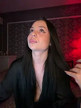 Olivia Noor online show from 19, 5, 2026