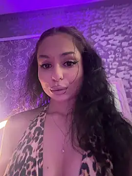Snapshot of Olivia_Noor chatting on 16, 6, 2026 Olivia Noor online show from 16, 6, 2026