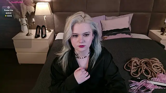Snapshot of Ivy_Marlowe chatting on 28, 4, 2026 Ivy Marlowe online show from 28, 4, 2026