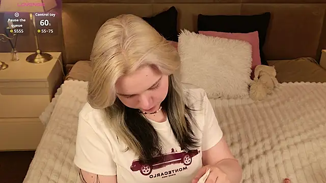 Snapshot of Ivy_Marlowe chatting on 6, 6, 2026 Ivy Marlowe online show from 6, 6, 2026