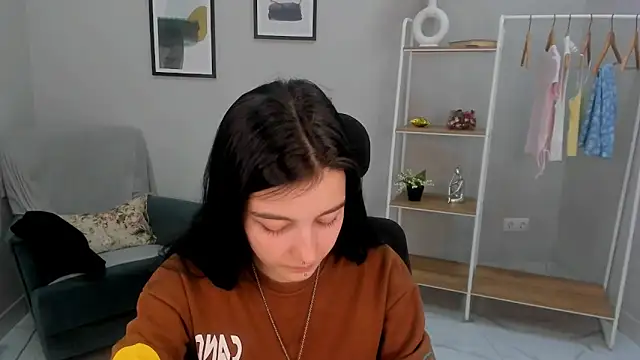 Lilian Merf online show from 24, 3, 2026