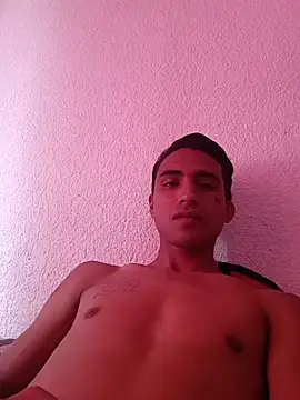 Snapshot of reyesx4 chatting on 15, 6, 2026 reyesx4 online show from 15, 6, 2026